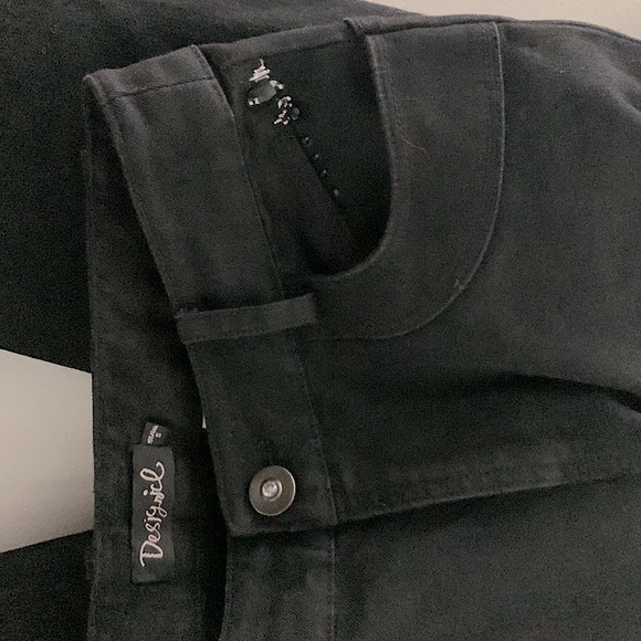 Denim capris.  Quality material. No wear and tear. Dark blue-black. - Picture 3 of 6